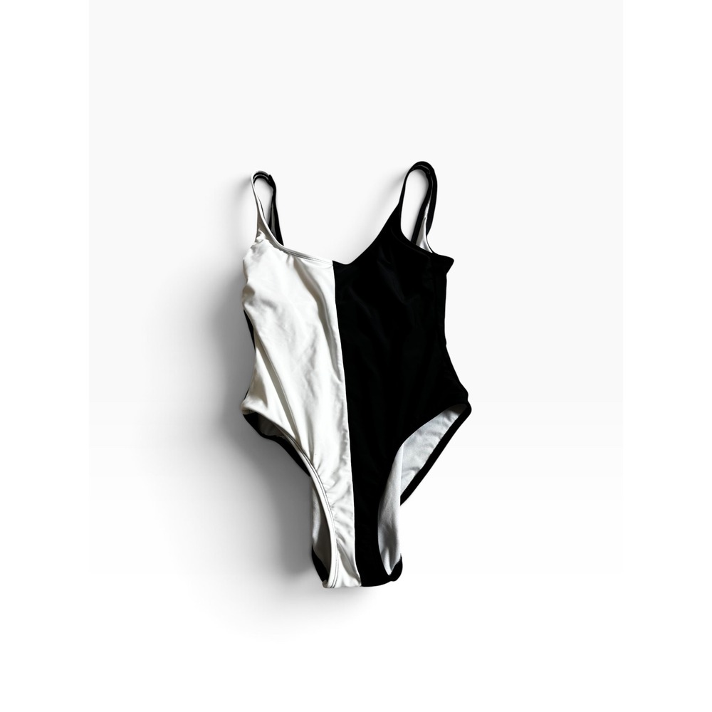 No Boundaries One Piece Swimsuit M Black White Colorblock Minimalist Scoop Neck